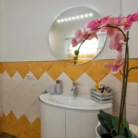 Mugoni Per 5 Persone Con Patio E Piscina E Sassari