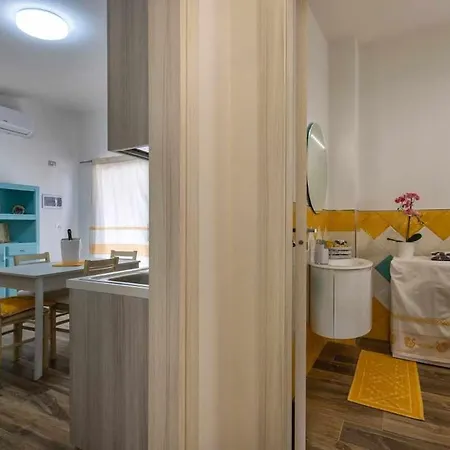 Mugoni Per 5 Persone Con Patio E Piscina E *